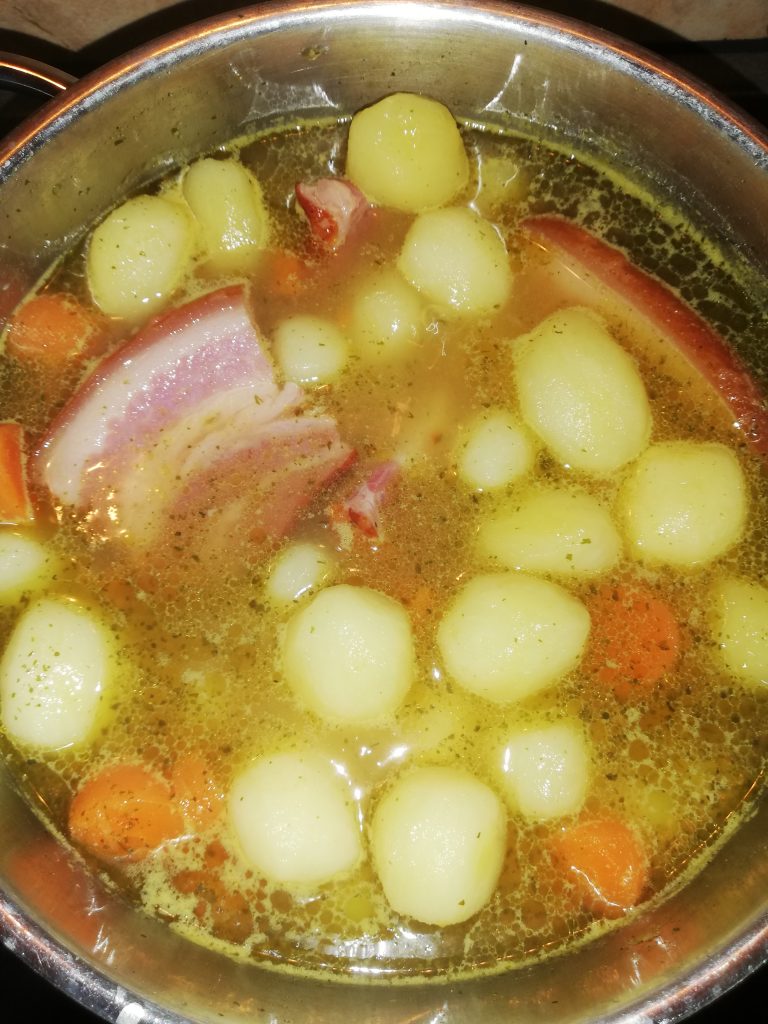 Kartoffel Suppe